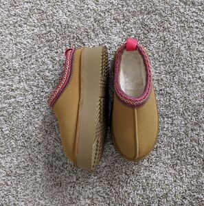 Kids Slip-On Slippers - Brown and Pink